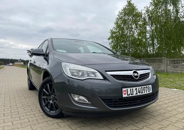 mazowieckie Opel Astra cena 30800 przebieg: 173000, rok produkcji 2012 z Radom